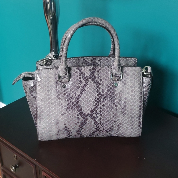 Michael Kors gray snakeskin selma bag - Picture 4 of 8